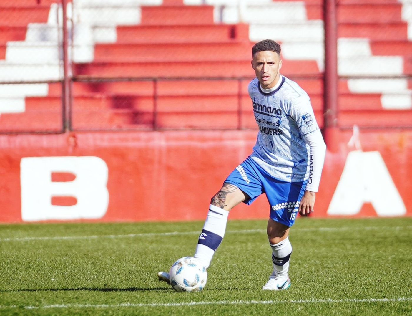 Gimnasia Huracán Amistoso Pintado.jpg