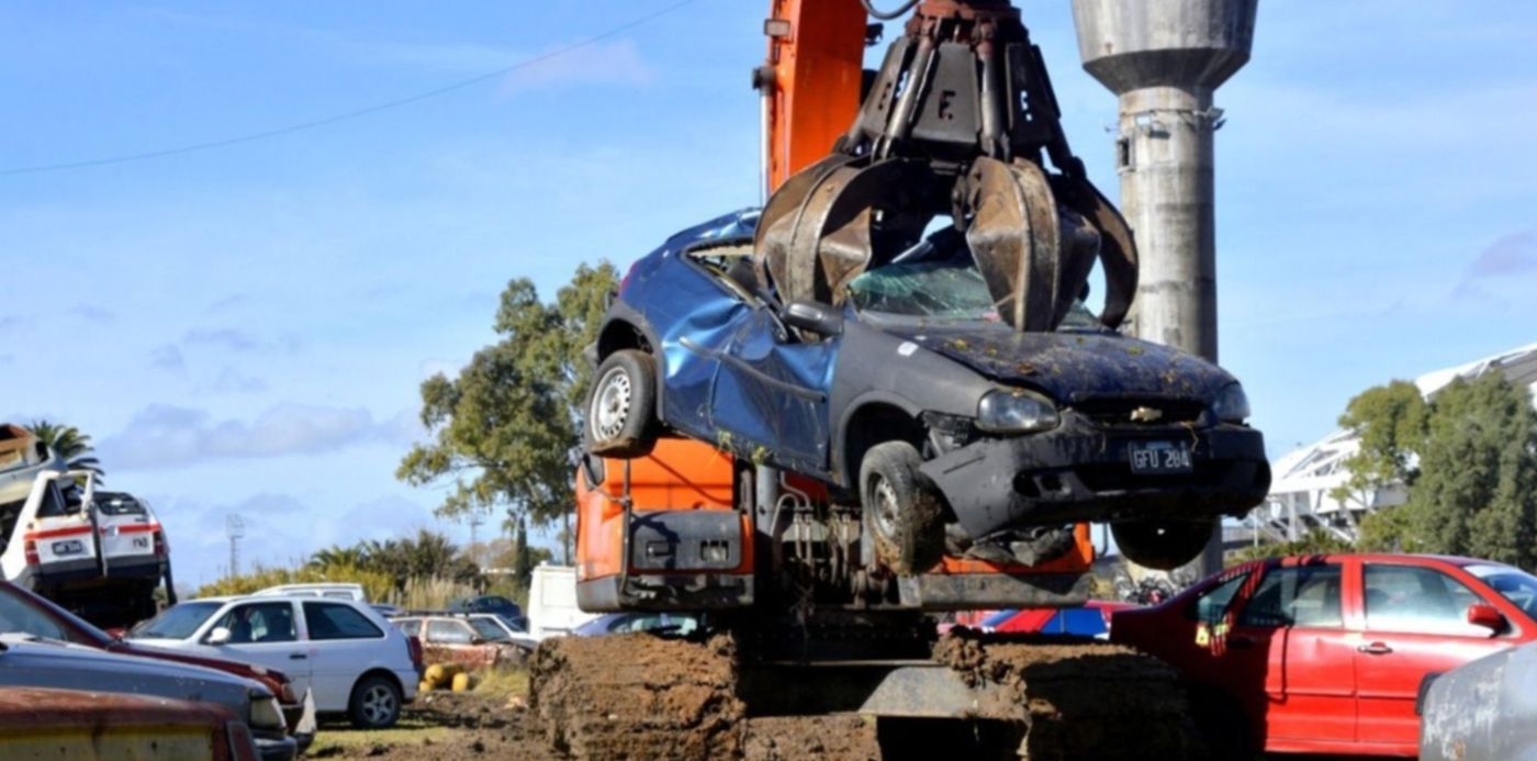 compactación de autos y motos