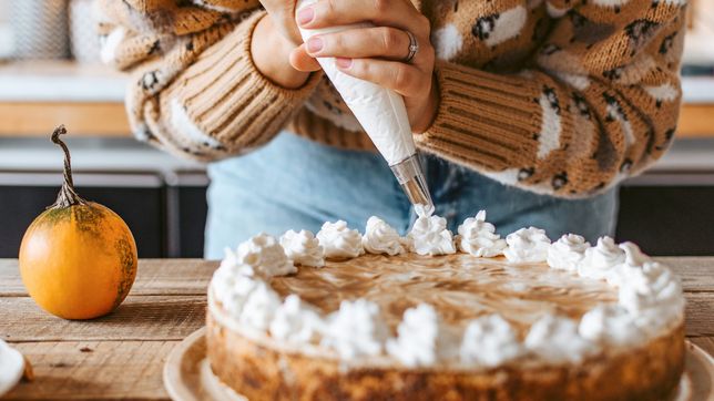 ofrecen cursos gratuitos de pasteleria, administracion e ingles en la plata