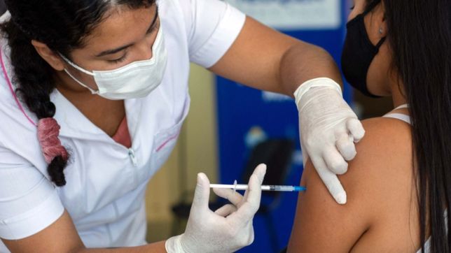 se realizara una doble jornada de vacunacion para trabajadores de prensa de la plata