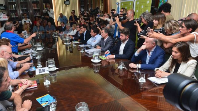 tras la fallida y polemica reunion, provincia convoco a los docentes a una mesa tecnica