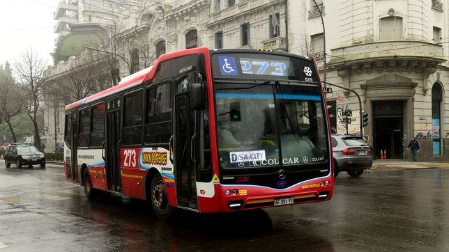 el gobierno busca limar diferencias con la cgt y desactivar el paro de transporte del 17 de octubre