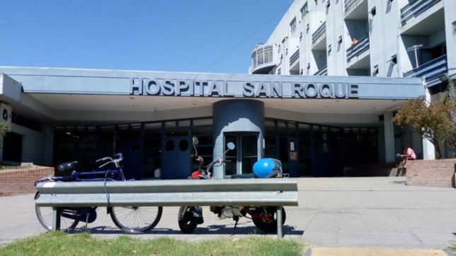 tres personas fueron apunaladas en tolosa y una de ellas pelea por su vida