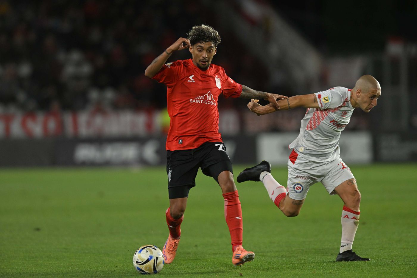 Estudiantes perdió frente a Argentinos Juniors pero logró la clasificación.