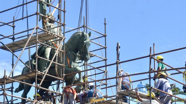 los motivos por los que el monumento de san martin necesita una reparacion urgente