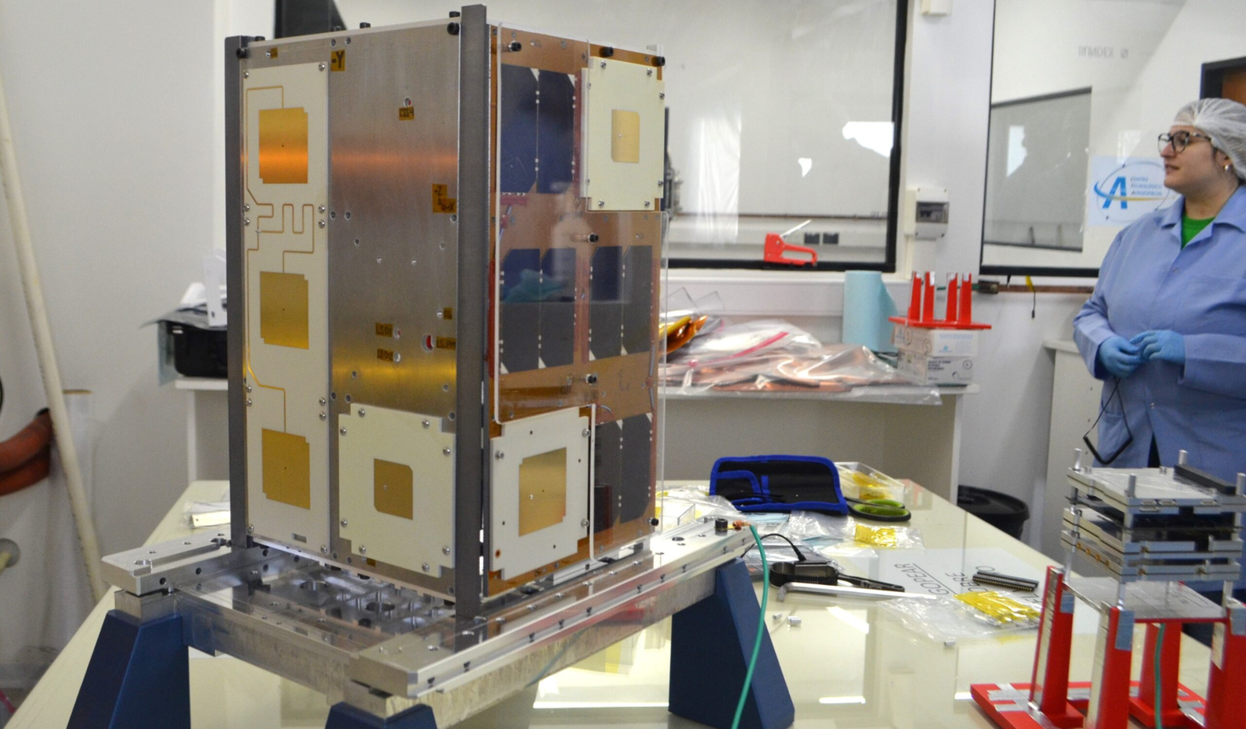 Satélite Atenea UNLP