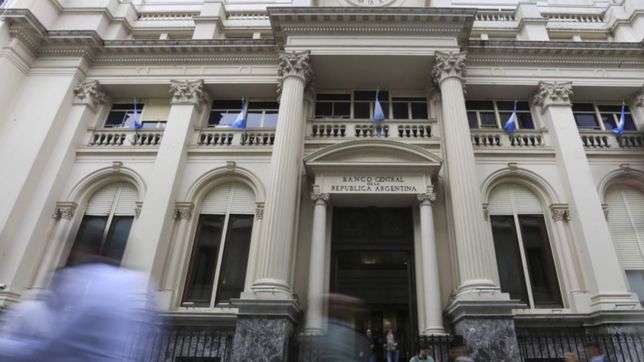 el banco central subio la tasa de interes de los plazos fijos y ahora sera del 78%