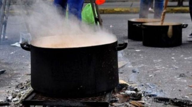 se suspendio el ollazo popular en plaza moreno pero se cocinara en los barrios