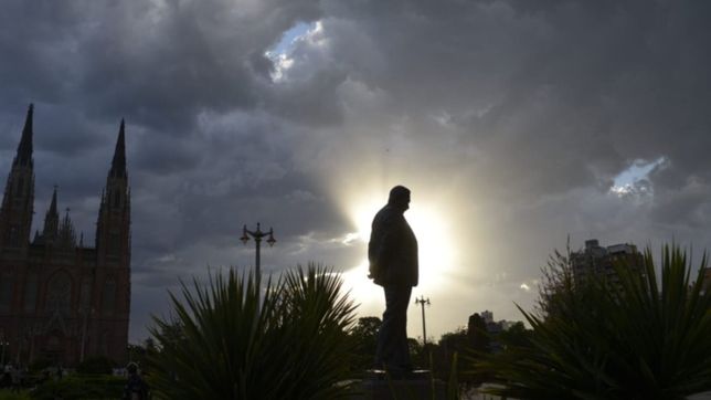 tras el temporal de lluvia y viento mejora el tiempo y asi seguira el clima en la plata