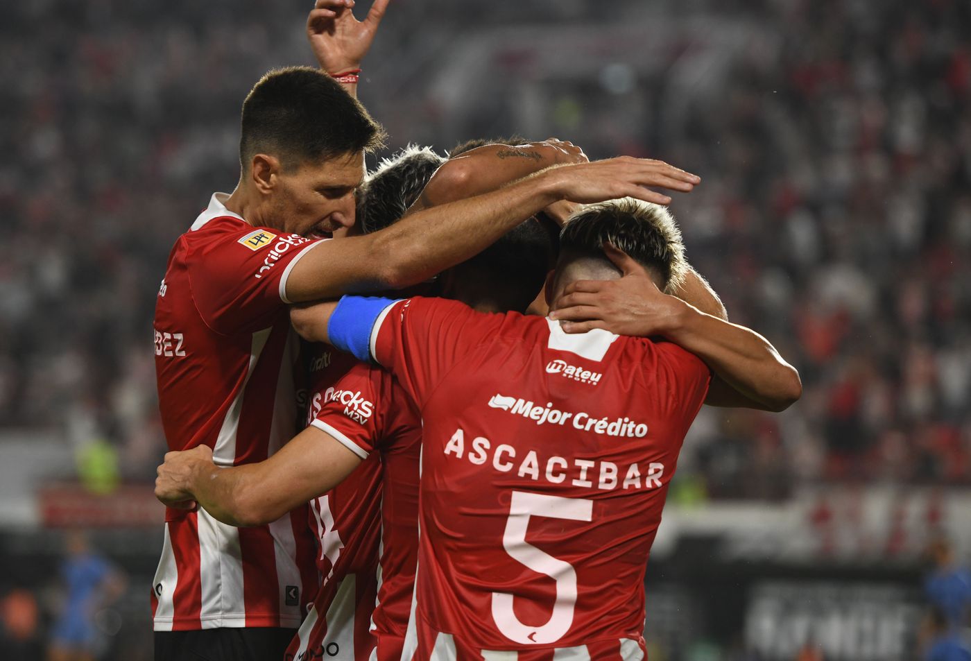 Estudiantes festejo.JPG