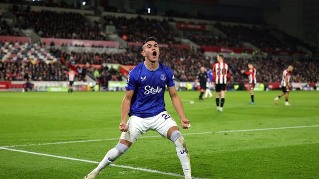 la publicacion navidena de charly alcaraz con la camiseta de gimnasia que se hizo viral