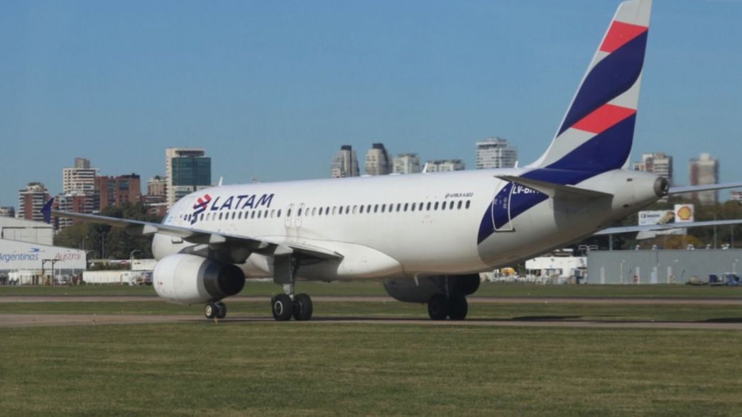 Cancelan vuelos por un paro sorpresivo en Aeroparque y Ezeiza