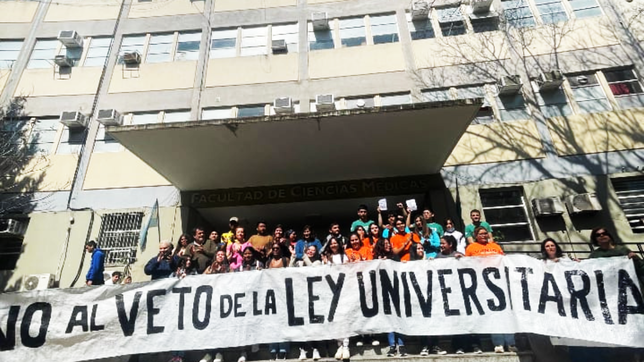 realizaron clases publicas en la facultad de medicina de la unlp contra el veto universitario