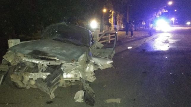 un automovilista se salvo de milagro tras un impactante accidente de transito en berisso