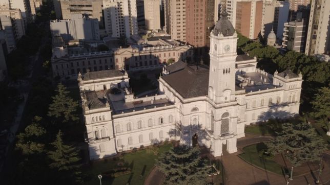 los trabajadores de la municipalidad de la plata acordaron un aumento del 36,9%