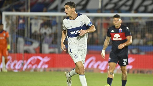en un partido frenetico, gimnasia lo ganaba dos veces pero termino empatando ante tigre