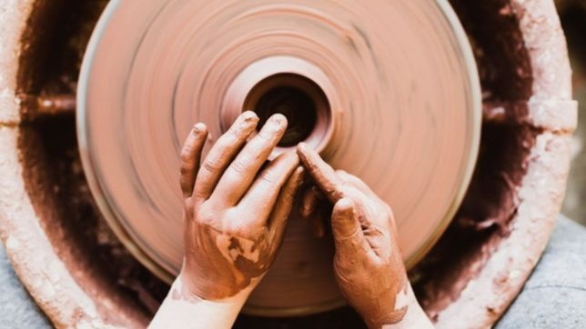 con talleres, charlas y musica en vivo, llega la 35° fiesta del barro en berisso