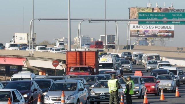 caos en la autopista y tren limitado: la pesadilla de los platenses para llegar a capital