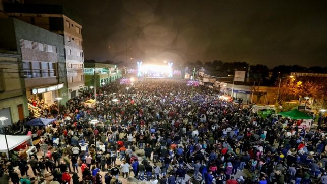 ensenada festeja un nuevo aniversario con musica, clases de zumba y angela leiva como plato fuerte