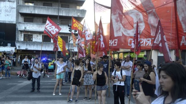 por el dia internacional de los derechos humanos, manifestantes cortaron en 7 y 50