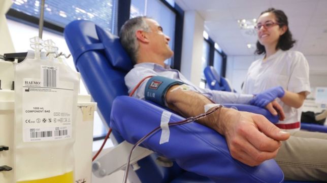 por primera vez aplican plasma de convaleciente a un paciente en dialisis