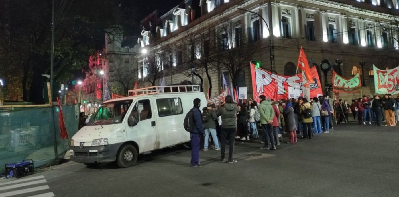 Corte por Jujuy en 7 y 50