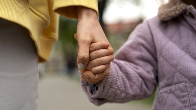 aprueban cambios en la ley de adopcion bonaerense con plazos mas cortos y licencias laborales para adoptantes