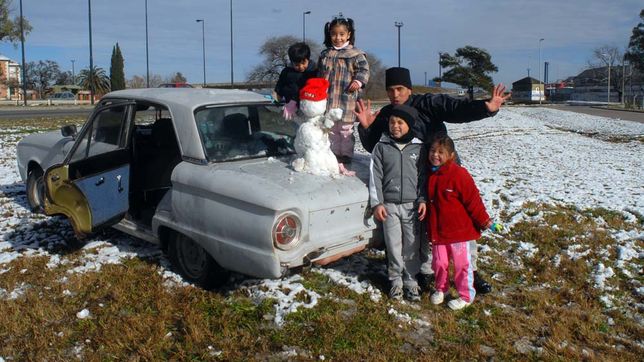 todas las fotos de la historica nevada que cayo sobre la plata el 9 de julio de 2007
