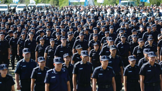 de oficial a comisario general, asi quedan los salarios de la policia tras el aumento