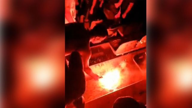 tension en el recital de la banda del indio: prendio una bengala e hirio a una mujer