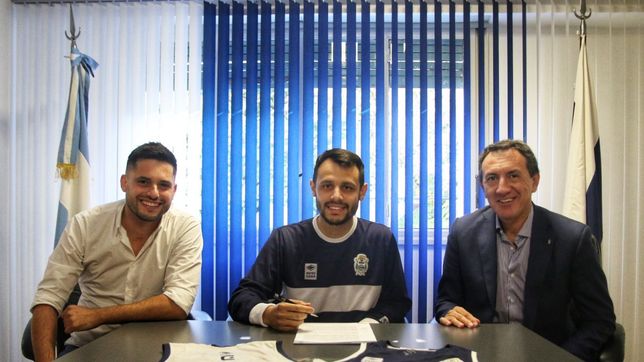 gimnasia presento al nuevo dt de las lobas