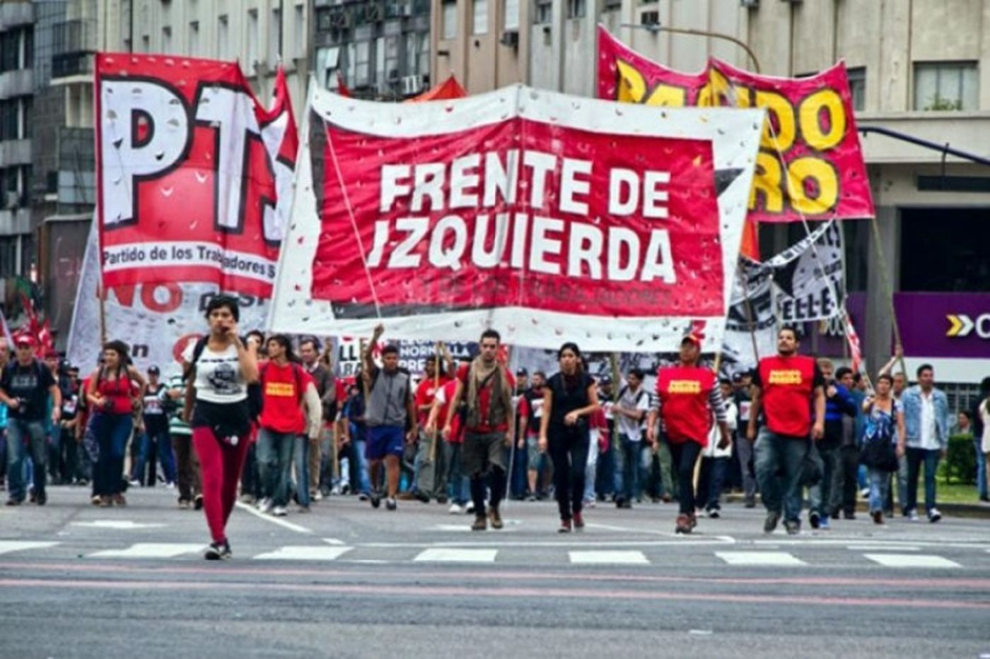 El Frente de Izquierda se une al paro general marchando en una 
