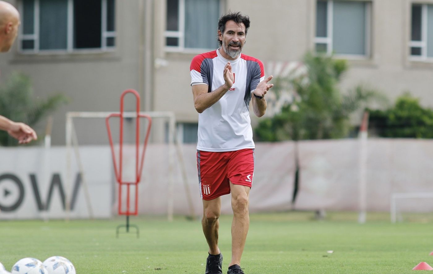 Eduardo Domínguez Estudiantes Entrenamiento.jpg