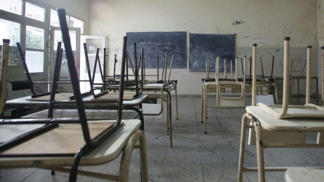 los docentes terminan el segundo dia de paro y marchan en las calles de la plata