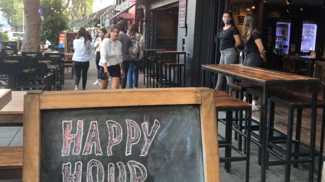 los gastronomicos de la plata acataran las restricciones pero piden ayuda para subsistir