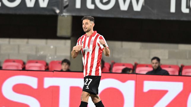 con su futuro en duda, alario compartio la foto de un encuentro vinculado a river