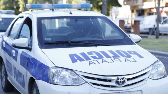 baleo a un vecino con un rifle de aire comprimido desde la ventana de su casa de la plata