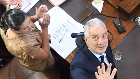 El Concejo Deliberante encara su última sesión del año para tratar el pedido de vacaciones de Alak El Concejo Deliberante encara su última sesión del año para tratar el pedido de vacaciones de Alak