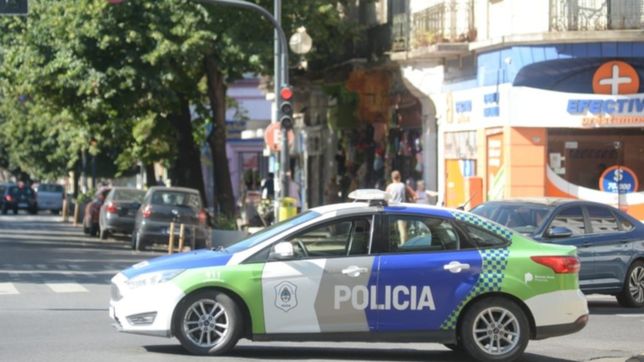 tension en el centro de la plata por una pelea con cuchillos entre manteros y comerciantes