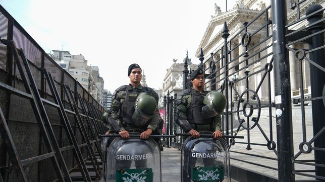 nacion no aplicara el protocolo antipiquetes, pero blinda el congreso a horas de la masiva marcha