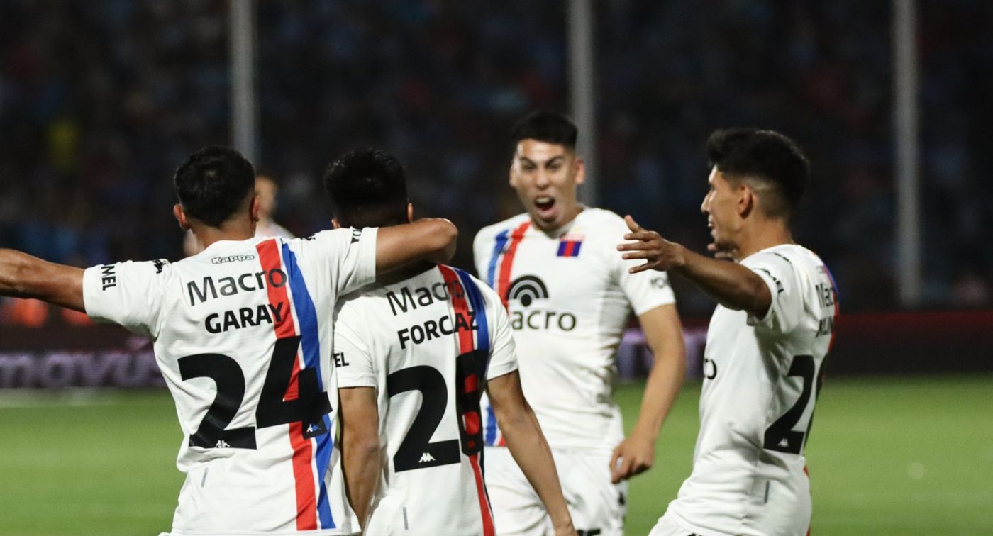 Tigre festejo gol.jpg