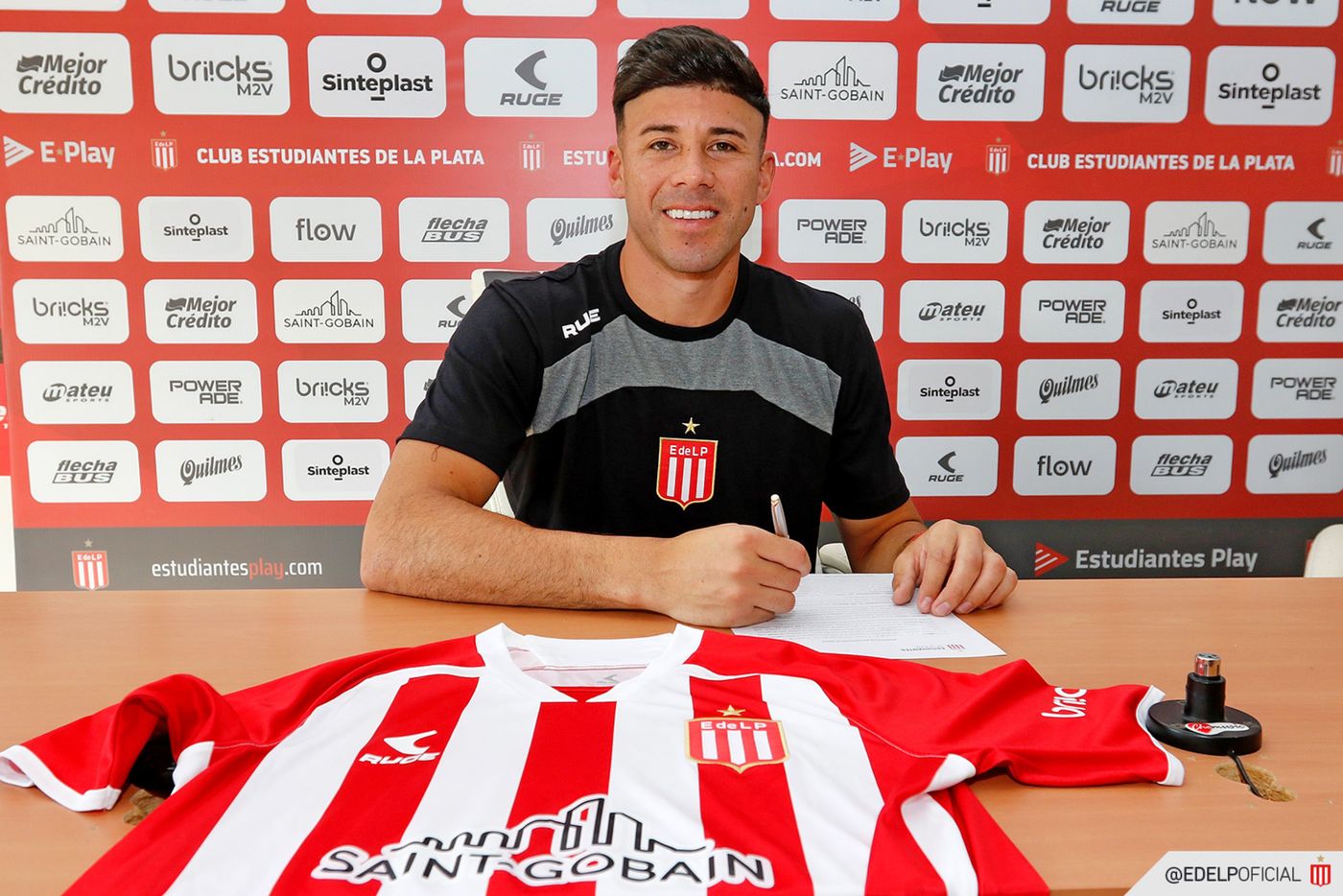 Matías Mansilla firmó como refuerzo de Estudiantes
