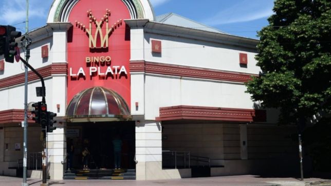 con un aforo del 30% y solo el sector de tragamonedas, asi reabre el bingo de la plata
