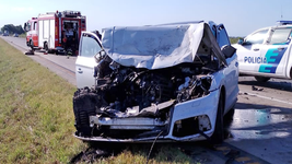 un conductor murio en las afueras de la plata al chocar con un colectivo