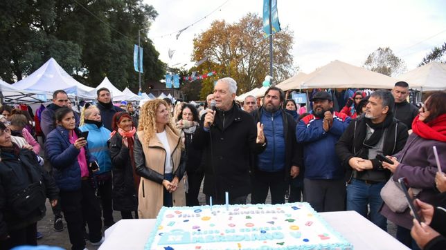con musica en vivo, desfile y gastronomia, el paseo de compras meridiano v celebro su primer aniversario