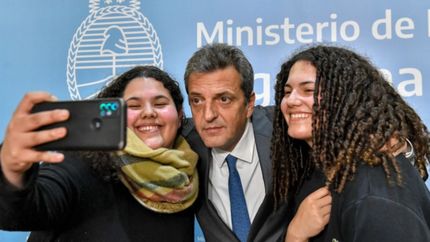 Massa anunció aumentos en las Becas Progresar a partir de agosto: ¿a cuánto sube?