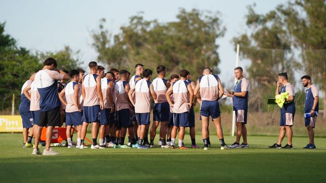 gimnasia hace futbol y diego flores analiza un cambio en el once para visitar a atletico tucuman