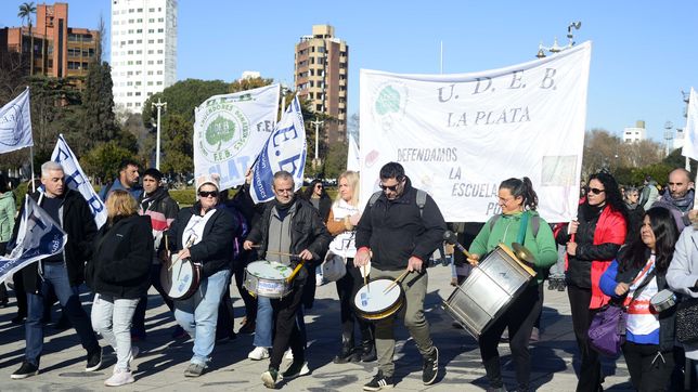 los docentes marcharon en la plata por el aumento de la violencia en las escuelas