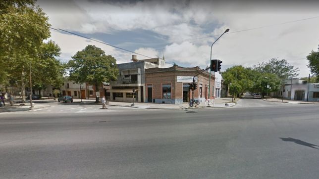 estupor en el barrio hipodromo de la plata por la aparicion de una yegua muerta en 40 y 118