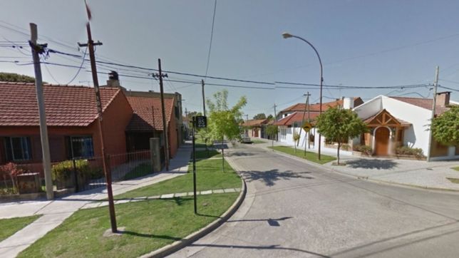 ?te espero, tocame el timbre?: el mensaje al ciclista que le robo las flores del cantero